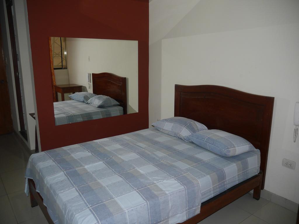 Las Palmeras Hotel del amor *